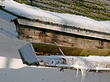 Asphalt Shingles, EPDM, TPO - Roof Materials to prevent ice dam formation